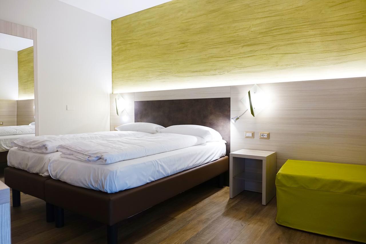 Hotel Garni Villa Magnolia Torbole Sul Garda Exterior foto