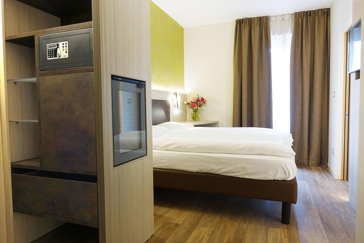 Hotel Garni Villa Magnolia Torbole Sul Garda Exterior foto